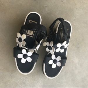 Vintage 90s platform sandals